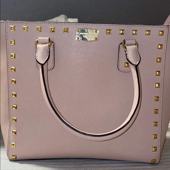Michael Kors Handbags - Michael Kors Hand Bag